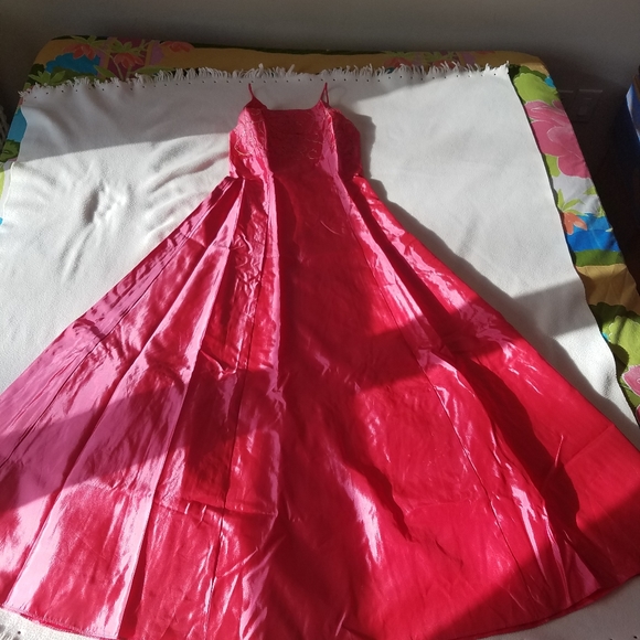 Zum Zum by Niki Livas Spaghetti strap Gown Dress - Picture 2 of 16